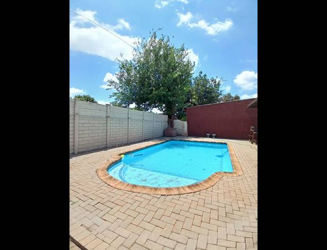 4 BEDROOM HOUSE FOR SALE IN SASOLBURG EXT 12